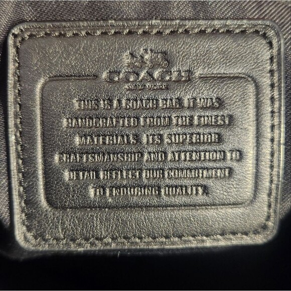 Coach City Zip Tote Signature printed leather. - Picture 11 of 13